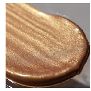 New In box! Melanie Mills Gleam Face & Body Radiance - Rose Gold